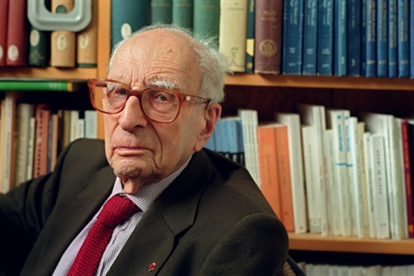 La bibliothèque Claude Lévi-Strauss en rénovation : un lieu de savoir en devenir découvrez la bibliothèque lévi-strauss en pleine rénovation : modernisation des espaces, nouveaux services et amélioration de l’accueil pour offrir aux usagers une expérience enrichie et confortable.