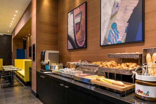 découvrez les meilleures adresses et tendances de la cuisine dans le 19ème arrondissement de paris : restaurants, bons plans gourmands et lieux incontournables pour savourer des plats délicieux.