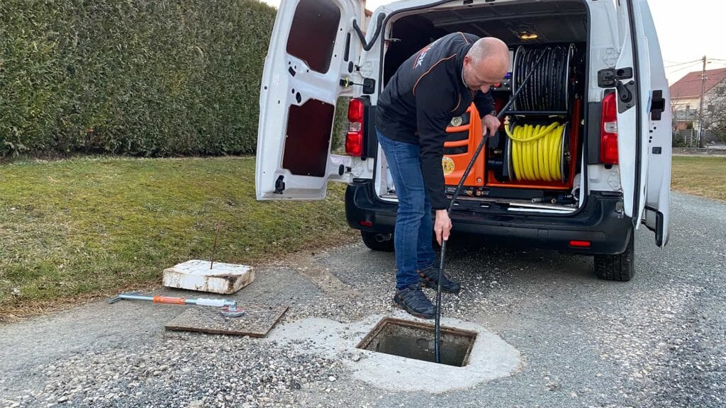 service rapide et efficace de débouchage de canalisation à paris et en île-de-france. intervention 24h/24, devis gratuit et solutions durables pour particuliers et professionnels.