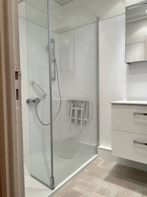 Travaux douche italienne Paris 75019 découvrez nos solutions de douche italienne sur mesure à paris 75019. installation, rénovation et conseils professionnels pour une salle de bain moderne et élégante.
