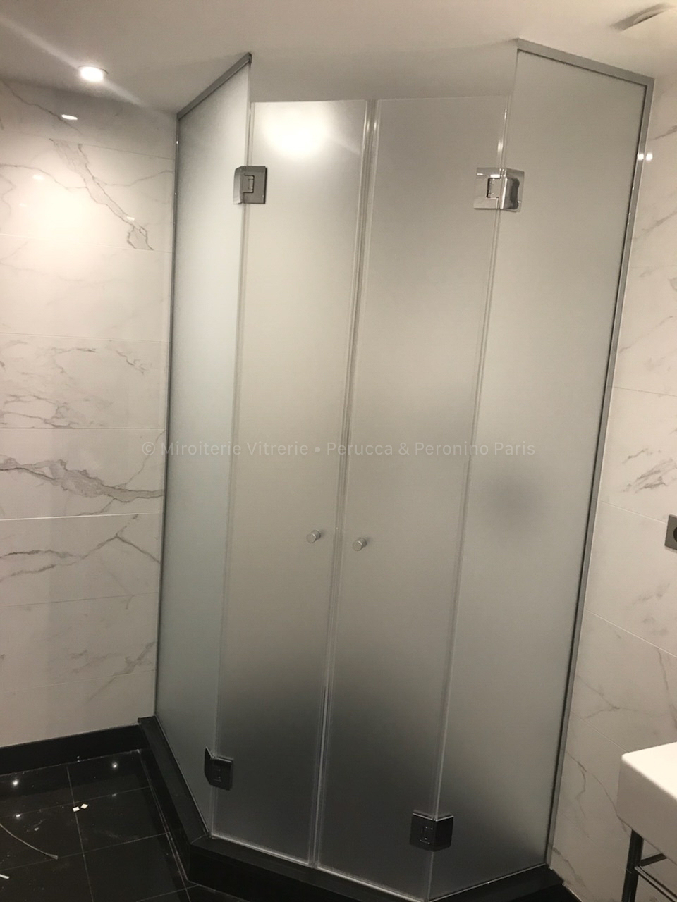 d&eacute;couvrez nos solutions de douche moderne &agrave; paris 19 : installations contemporaines, design &eacute;l&eacute;gant et mat&eacute;riaux de qualit&eacute; pour transformer votre salle de bain. demandez votre devis personnalis&eacute; d&egrave;s aujourd