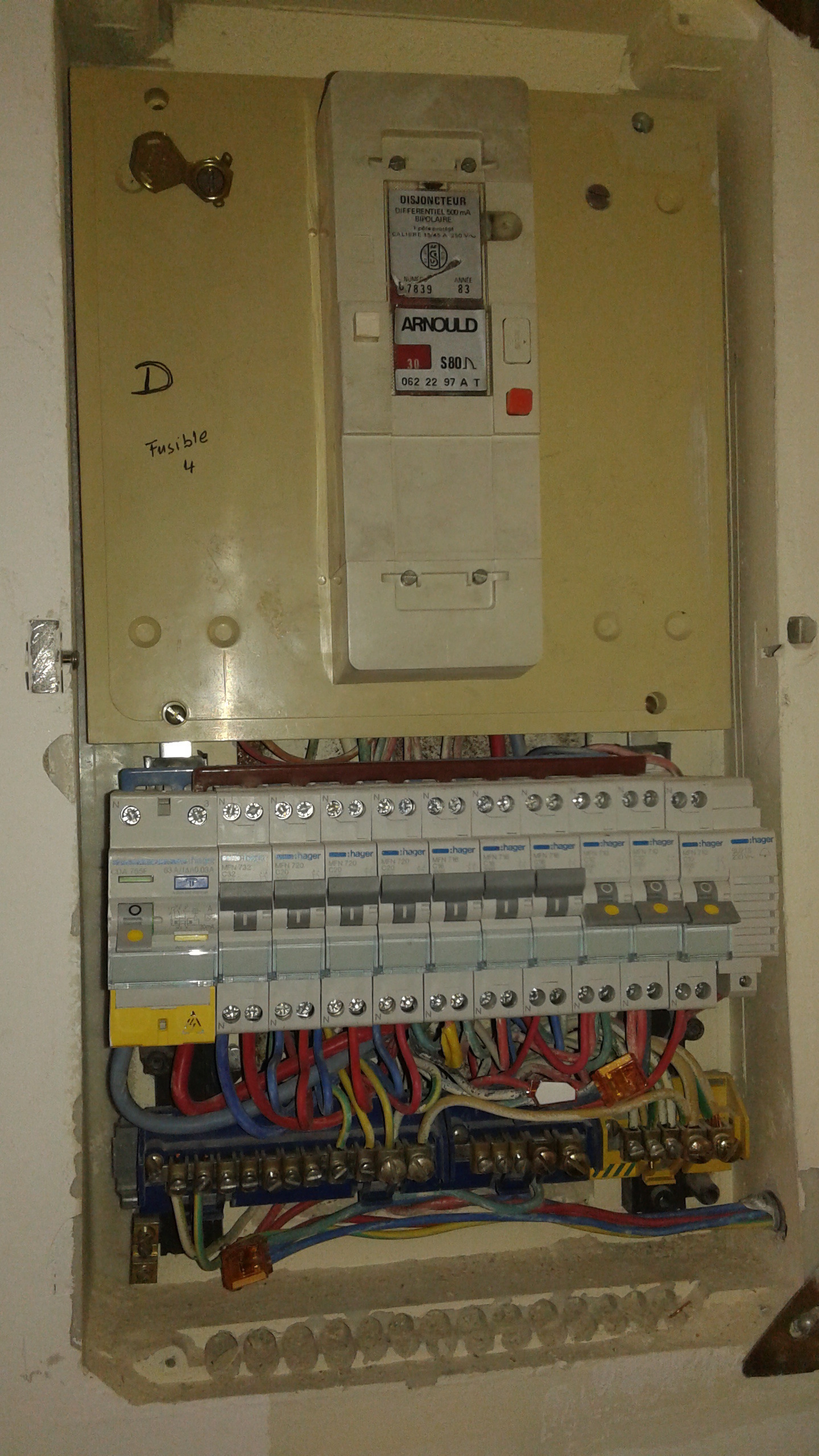 Travaux électricité Paris 75019 besoin d'un électricien à paris 75019 ? profitez de services rapides et fiables pour tous vos travaux d'électricité : dépannage, installation et rénovation. intervention 24h/24. devis gratuit.