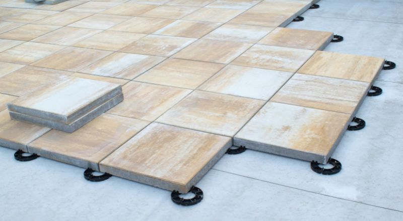 découvrez nos conseils et astuces pour la pose de carrelage au m2 : préparation du support, choix des matériaux, étapes clés et estimation du coût pour réussir votre projet de carrelage intérieur ou extérieur.