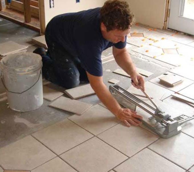 d&eacute;couvrez les prix au m&sup2; du carrelage selon les mat&eacute;riaux, styles et qualit&eacute;s. comparez les tarifs pour bien estimer votre budget et r&eacute;ussir votre projet de rev&ecirc;tement de sol ou mur.