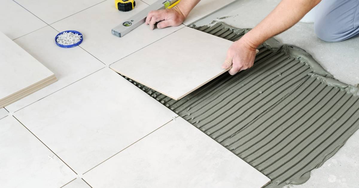 prix du carrelage posé au m2 découvrez le prix du carrelage au m2 : comparatif des tarifs selon les matériaux, conseils pour estimer votre budget de pose et astuces pour faire des économies sur vos travaux de carrelage.