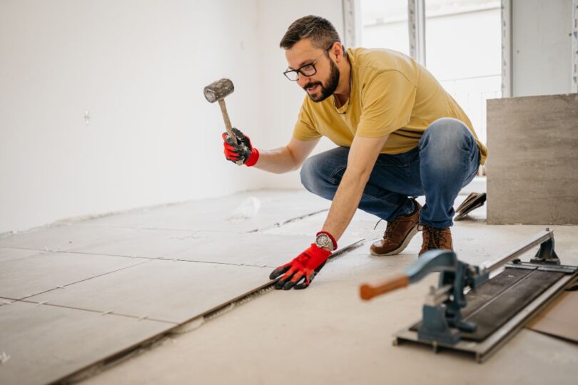 d&eacute;couvrez le prix au m&egrave;tre carr&eacute; du carrelage selon les diff&eacute;rents types, qualit&eacute;s et finitions. comparez les tarifs pour votre projet de r&eacute;novation ou de construction et obtenez des conseils pour bien choisir votre carrelage.