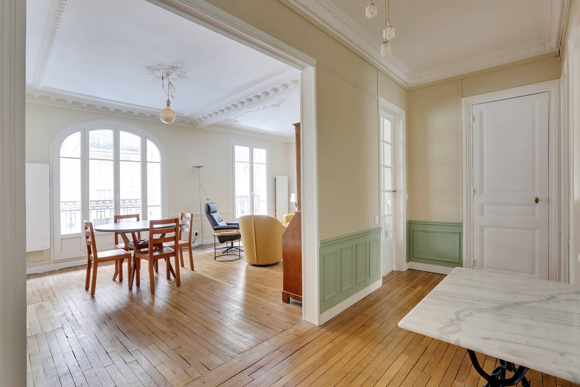 confiez la rénovation de votre appartement à paris à des experts. solutions sur-mesure, conseils personnalisés et travaux de qualité pour transformer votre intérieur selon vos envies.
