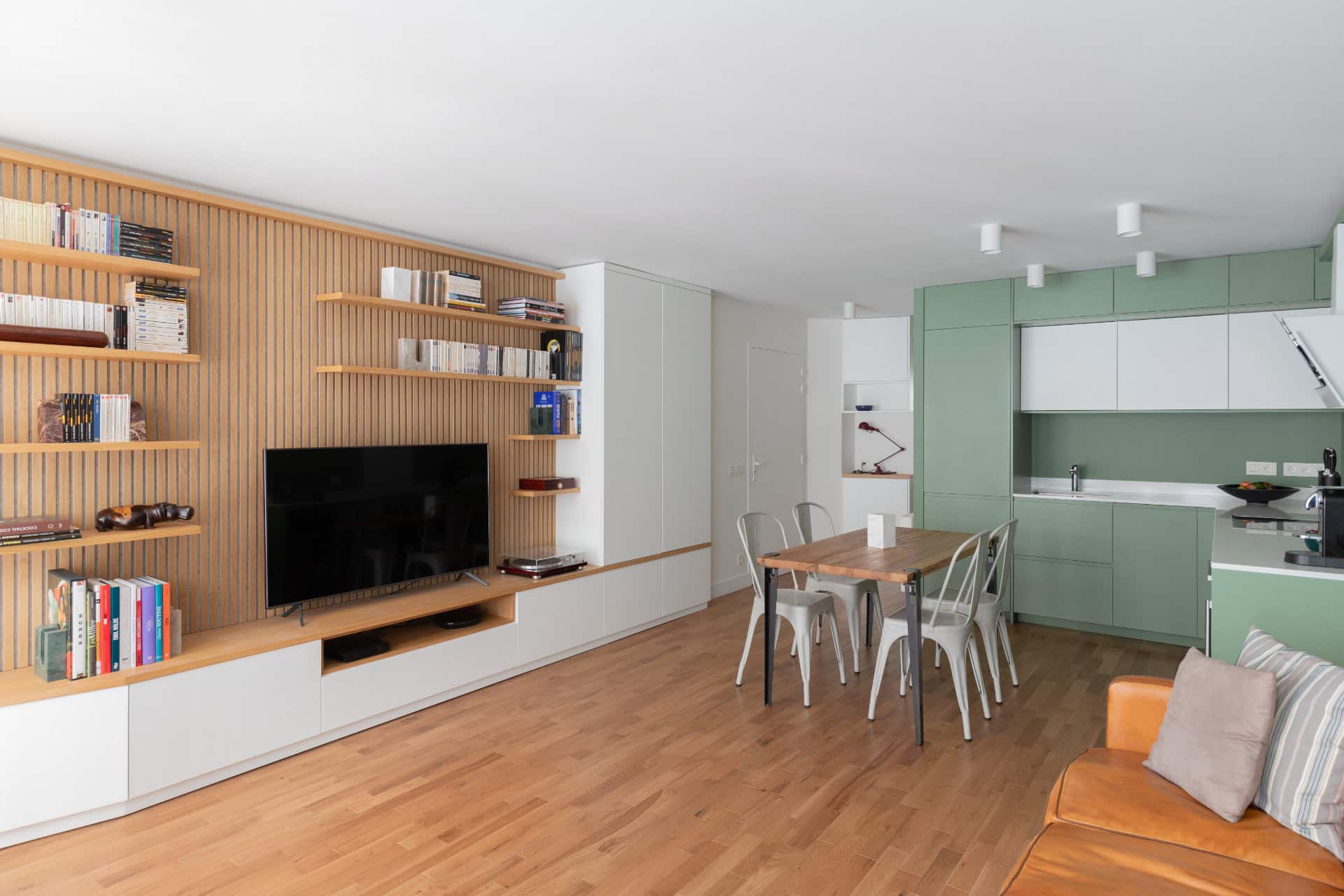 découvrez nos services de rénovation intérieure à paris : modernisez votre appartement ou maison avec des experts qualifiés, pour un intérieur sur-mesure alliant confort et esthétique. devis gratuit.
