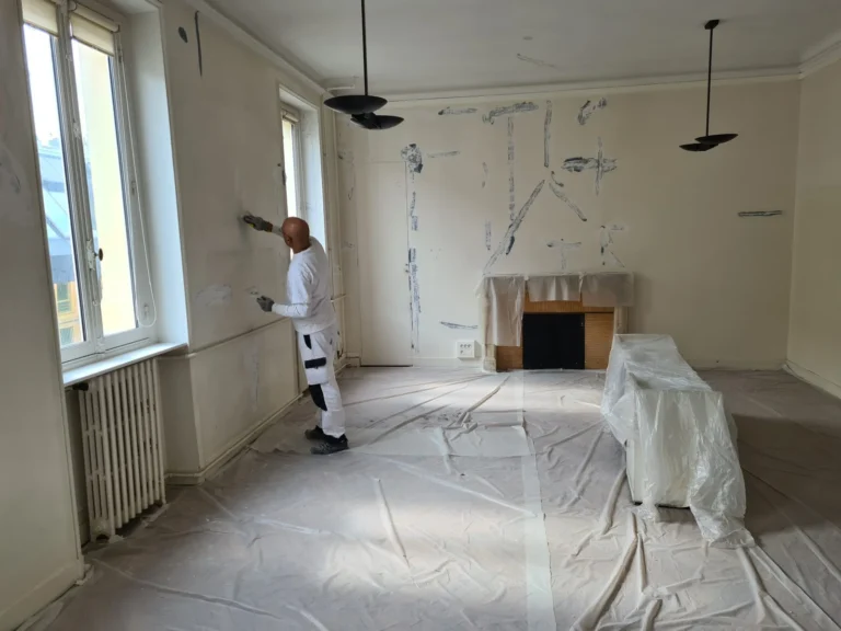 rénovation d intérieur paris confiez votre rénovation intérieure à paris à des professionnels qualifiés. bénéficiez d’un accompagnement sur mesure pour moderniser, optimiser et valoriser votre appartement ou maison. devis gratuit et conseils personnalisés.