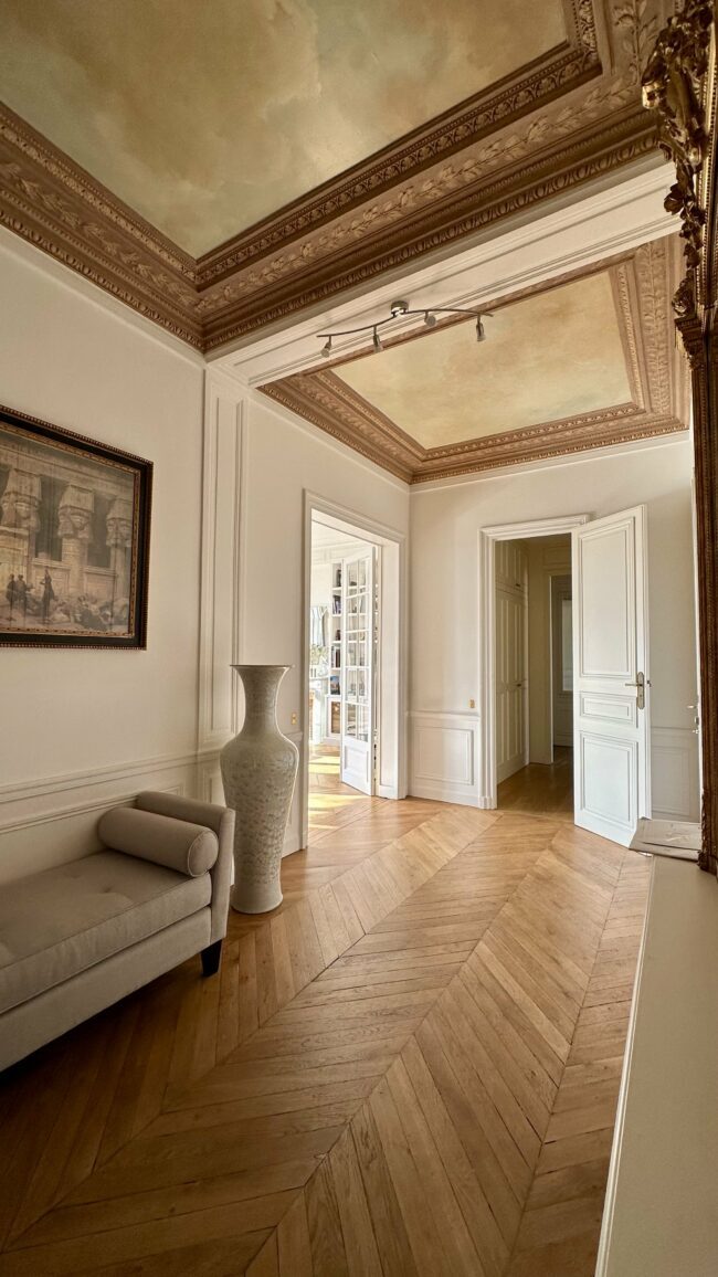 découvrez nos services de rénovation intérieure à paris : transformations sur mesure, matériaux de qualité et accompagnement personnalisé pour sublimer votre habitat. obtenez votre devis gratuit !