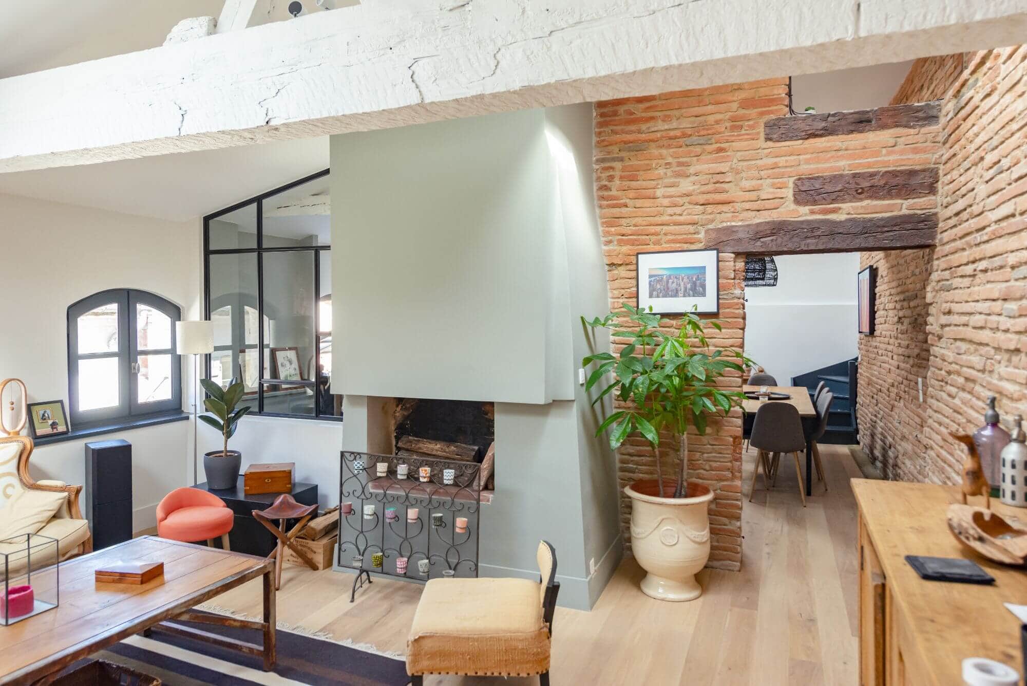 entreprise de rénovation de maison découvrez nos conseils et services pour la rénovation de maison : idées, astuces et solutions sur mesure pour moderniser et valoriser votre habitat, du sol au plafond.