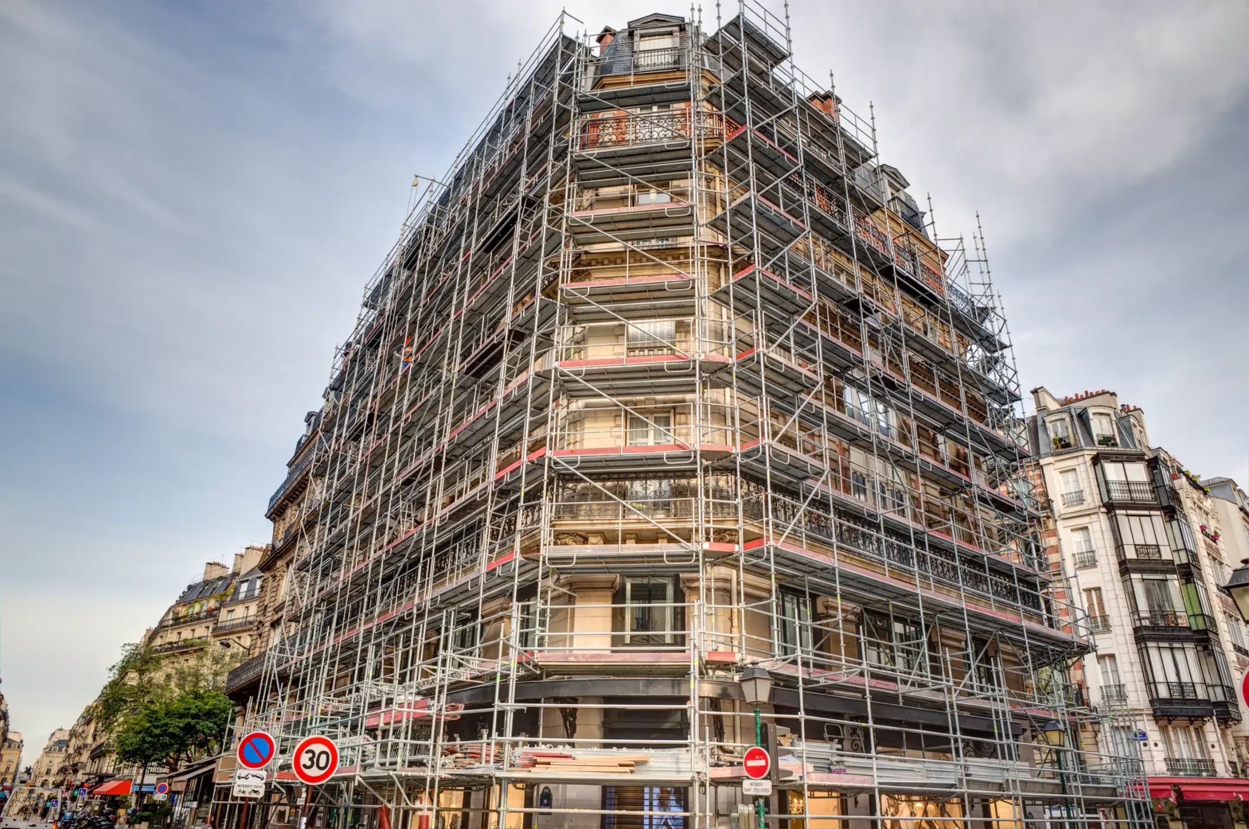 découvrez nos solutions complètes pour la rénovation à paris : travaux de qualité, accompagnement personnalisé et respect des délais pour valoriser votre bien immobilier.