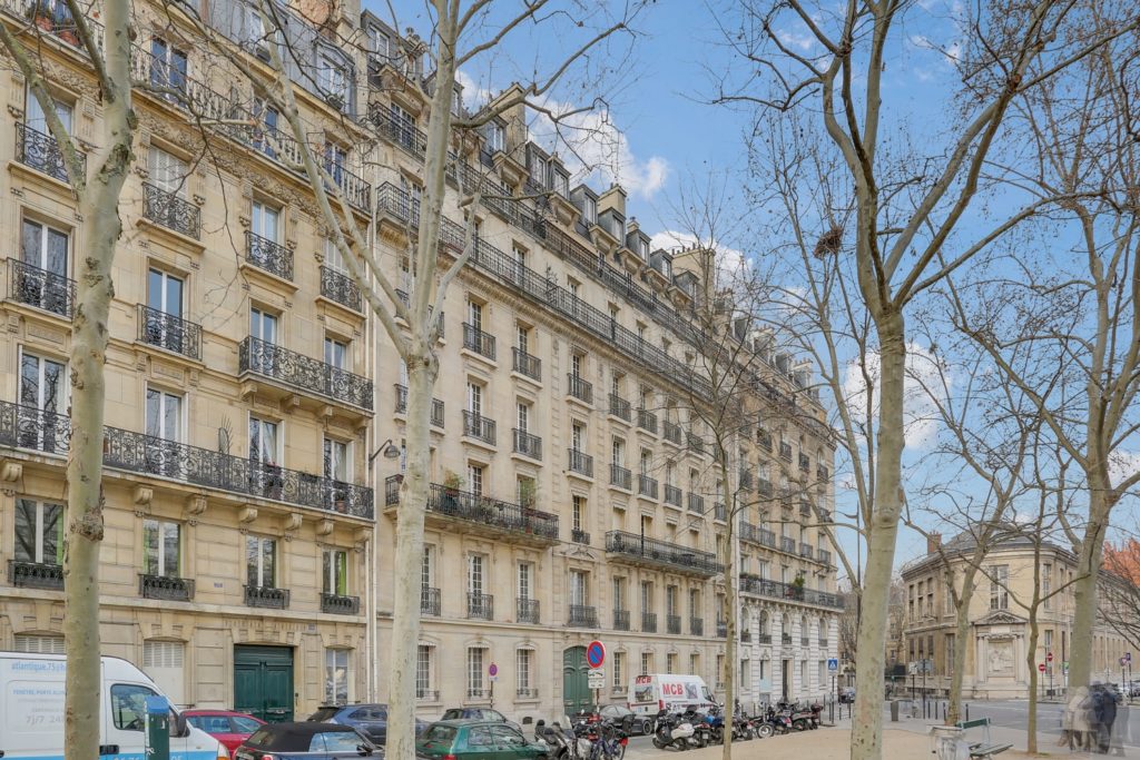découvrez nos services de rénovation à paris : travaux de qualité, conseils personnalisés, rénovation d'appartements et de maisons. demandez votre devis gratuit !