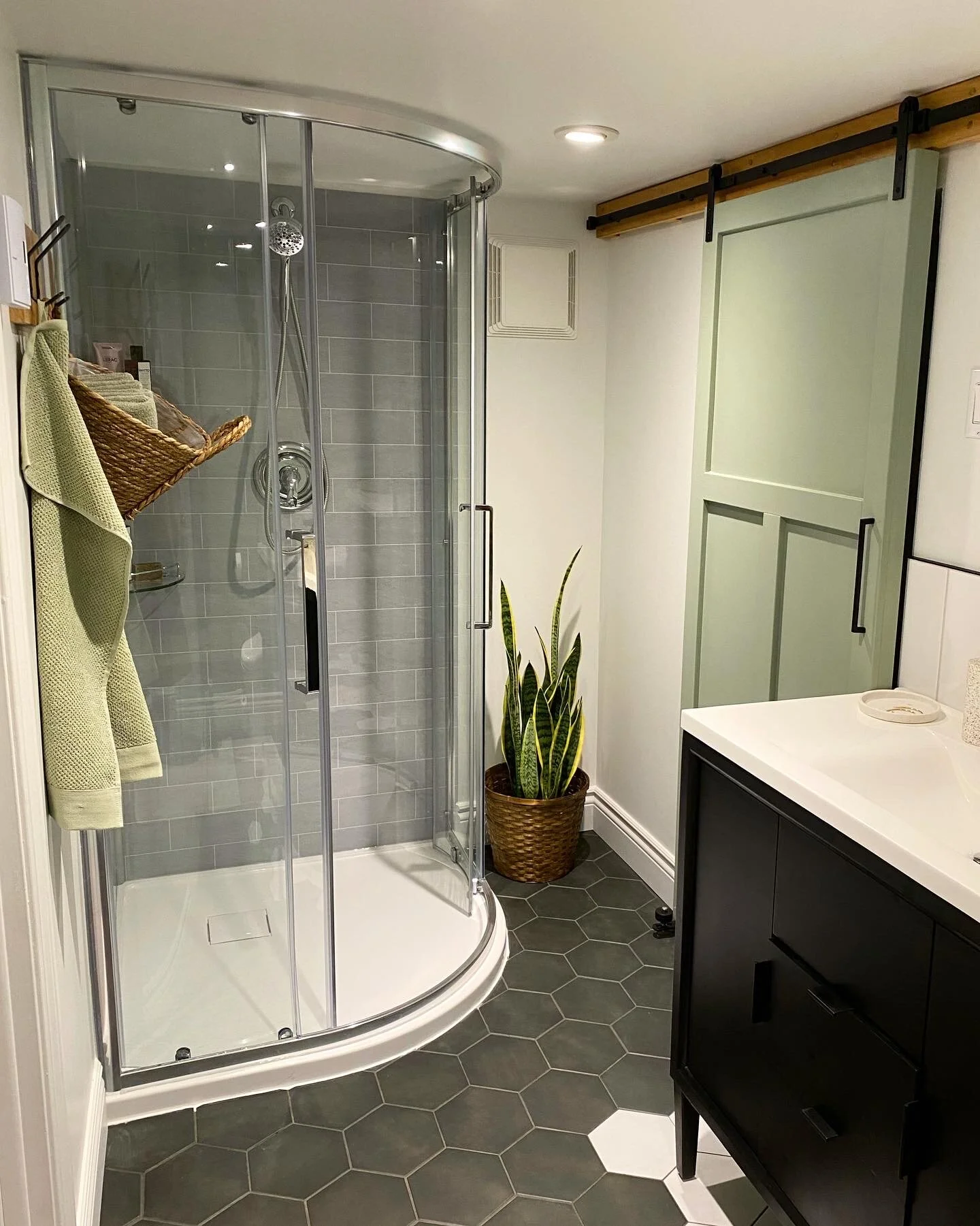 astuces pour rénover une salle de bain à Paris 75019 à petit prix découvrez nos astuces et conseils pour rénover votre salle de bain à petit prix. transformez votre espace sans vous ruiner grâce à des idées économiques et pratiques adaptées à tous les budgets.