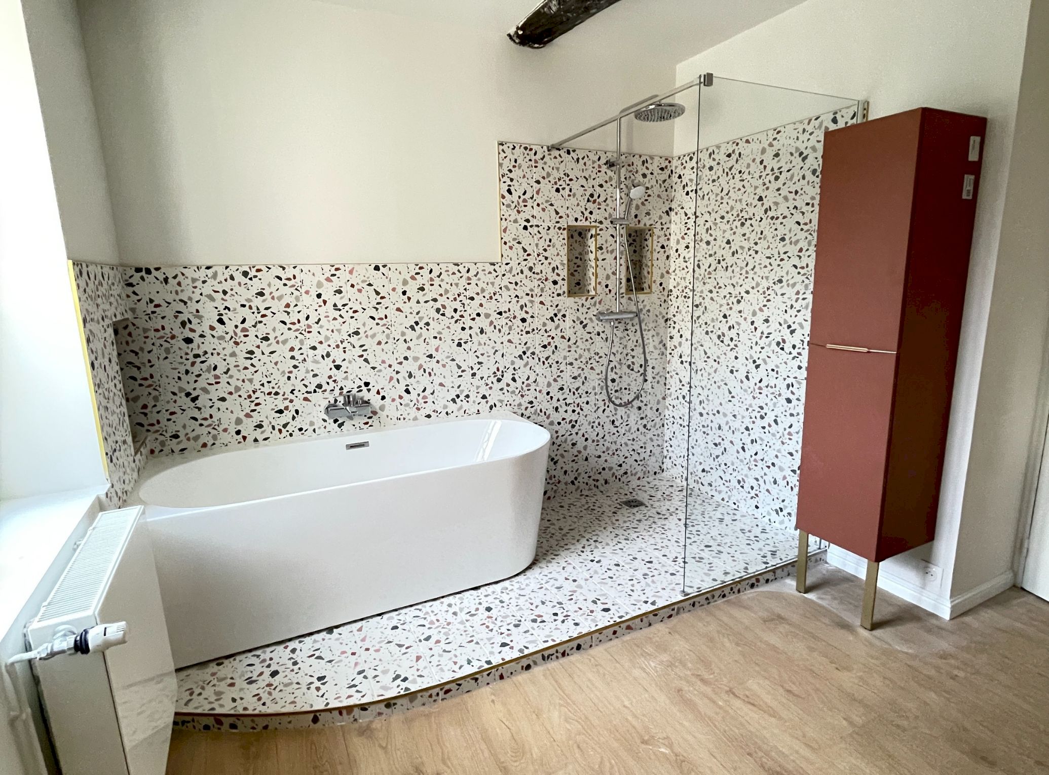 renovation salle bains découvrez nos conseils et idées pour la rénovation de votre salle de bains : modernisez votre espace, optimisez le confort et augmentez la valeur de votre maison. inspirez-vous dès maintenant !