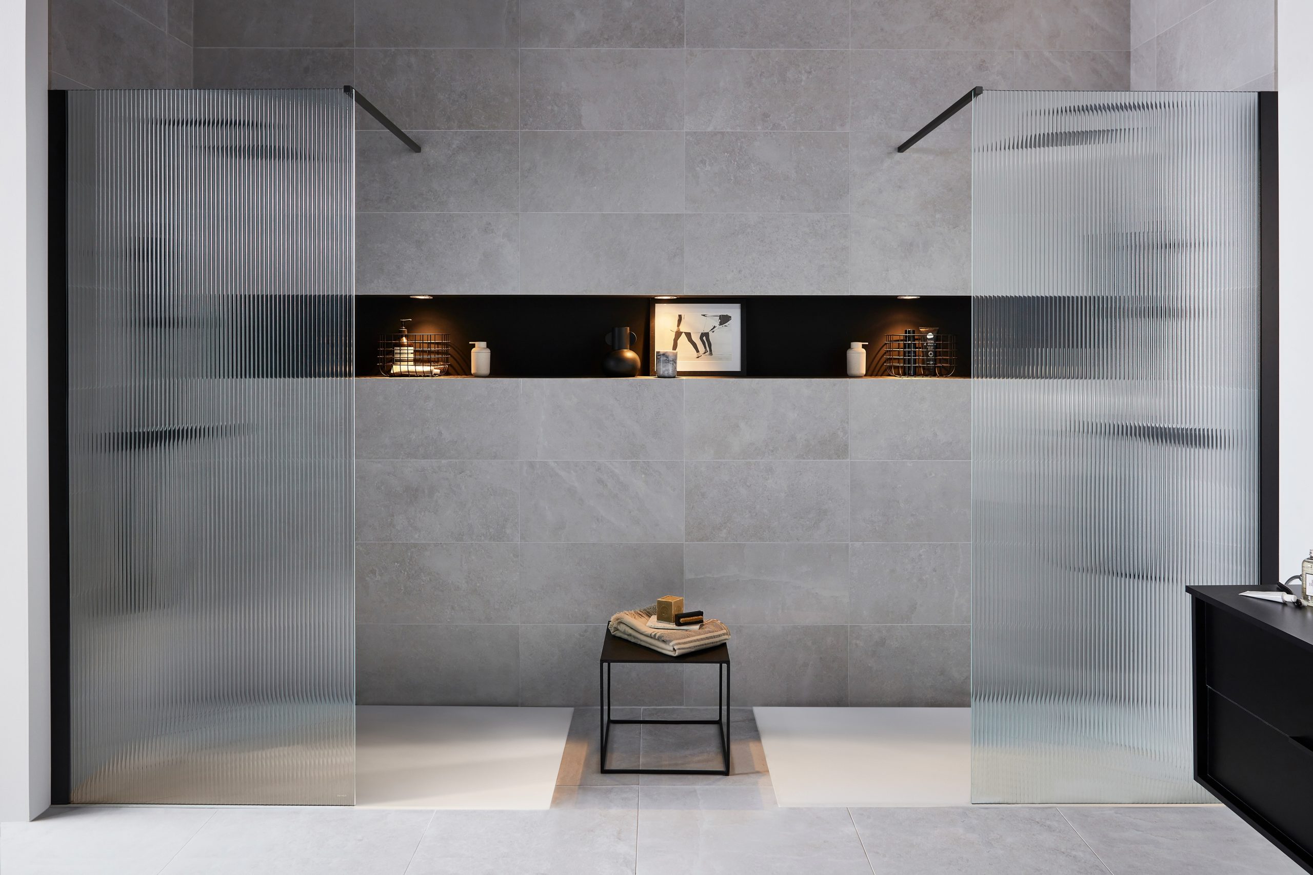 d&eacute;couvrez une salle de bain &eacute;l&eacute;gante &agrave; paris 19 : design moderne, mat&eacute;riaux raffin&eacute;s et ambiance relaxante pour un espace unique au c&oelig;ur du 19e arrondissement.