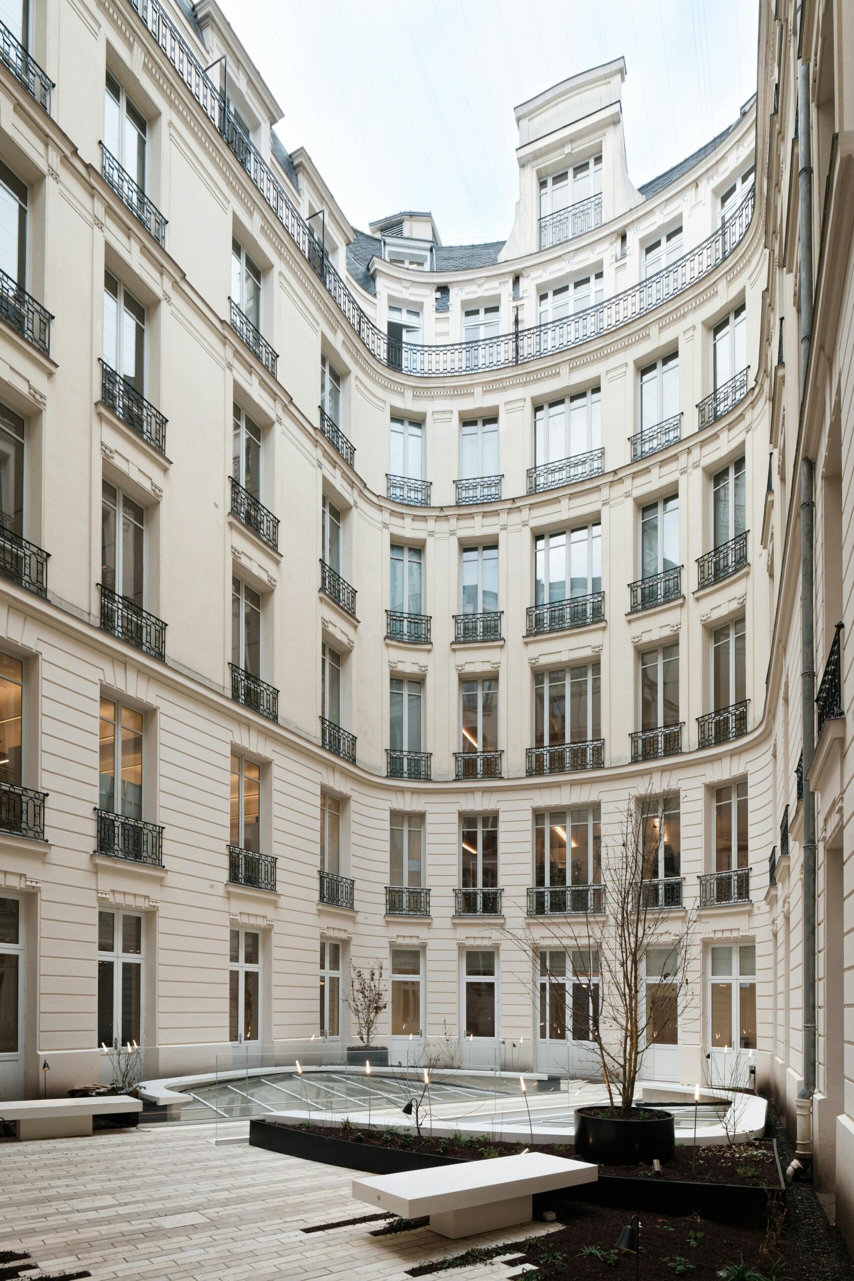 Pourquoi faire appel à un architecte pour un devis de rénovation Paris 19 ? trouvez un architecte spécialisé en rénovation à paris 19 pour transformer et moderniser votre intérieur. conseils personnalisés, expertise et suivi de chantier pour tous vos projets résidentiels ou professionnels.