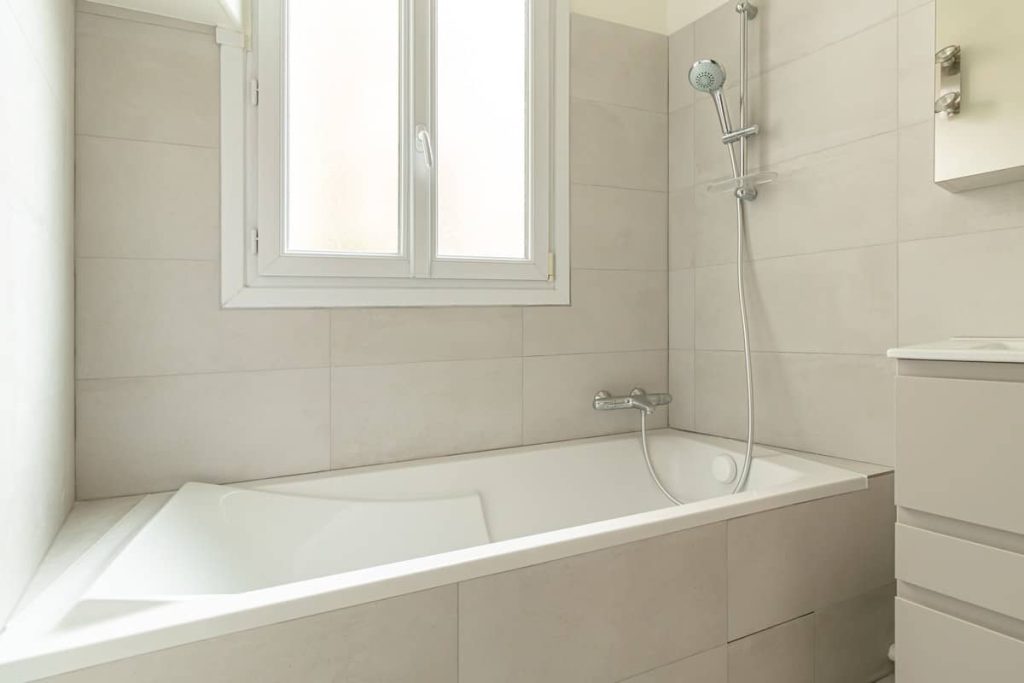 Trouver des artisans qualifiés pour salle de bain à Paris 75019 trouvez les meilleurs artisans spécialisés dans la rénovation et l’aménagement de salle de bain à paris 75019. prestations sur-mesure, conseils personnalisés et devis gratuits pour vos projets dans le 19e arrondissement.