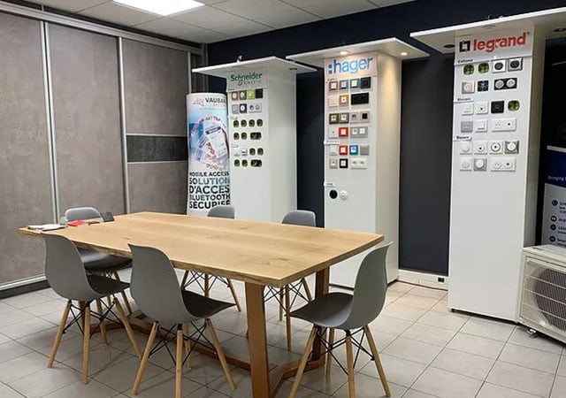 Comment penser la domotique lors d’une rénovation à Paris 19 ? découvrez nos solutions de domotique pour la rénovation de votre logement à paris 19. modernisez votre intérieur avec des équipements connectés et améliorez votre confort au quotidien. étude et installation sur-mesure.