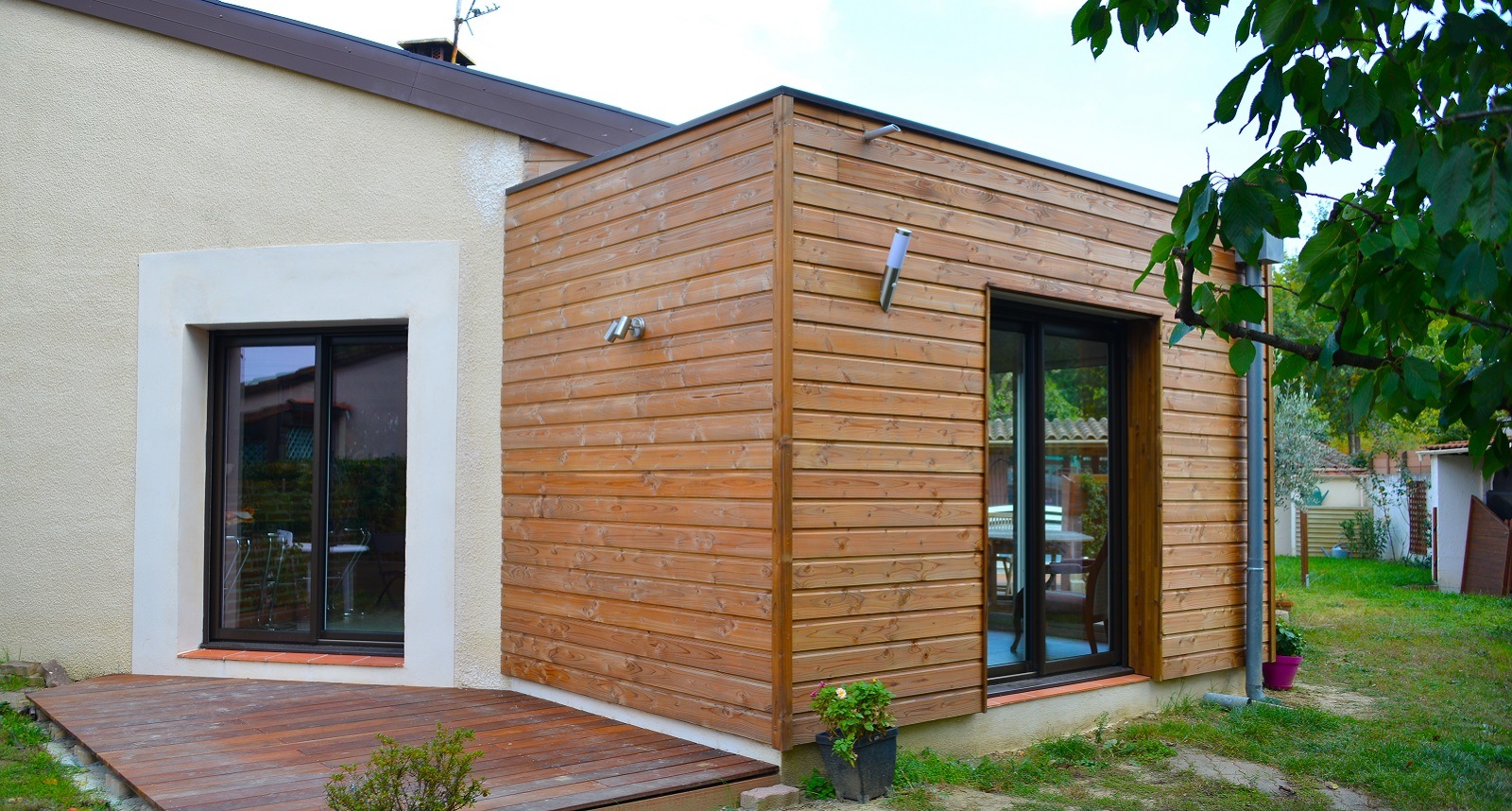 prix extension bois 20 m2 découvrez comment réaliser une extension en bois de 20m2 pour agrandir votre maison de façon moderne et écologique. conseils, étapes et inspirations pour un projet réussi.
