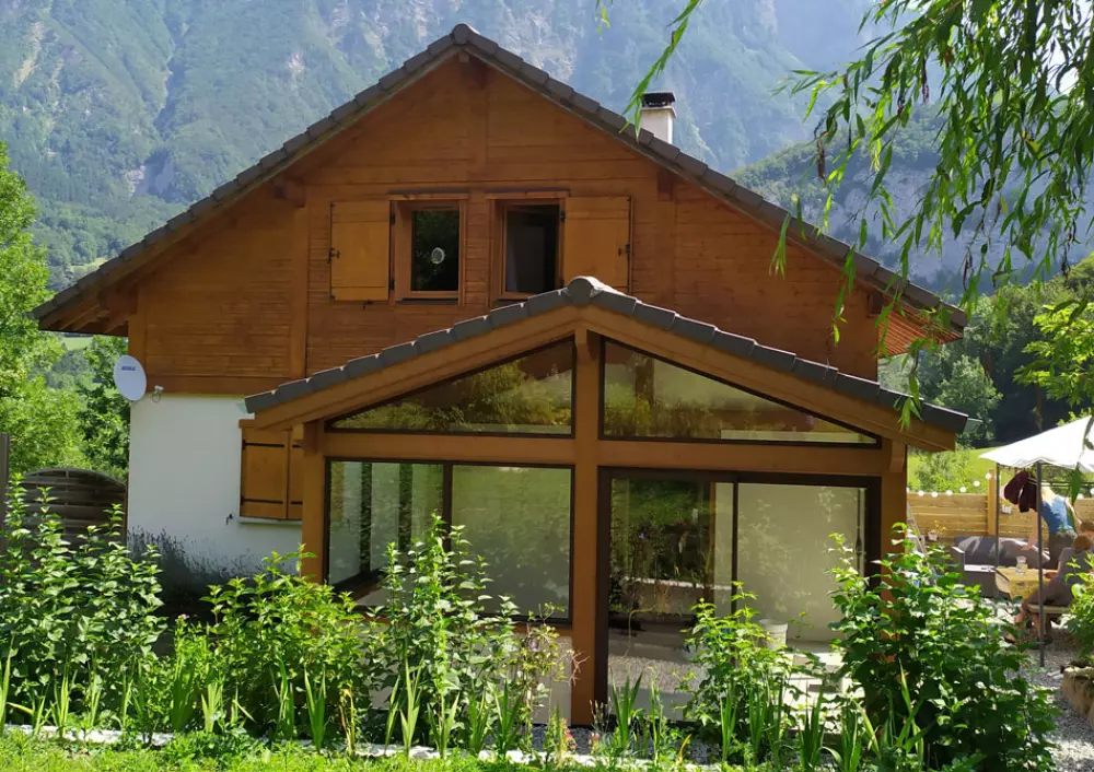 prix extension bois 20 m2 découvrez comment réaliser une extension bois de 20m2 pour agrandir votre maison. conseils, avantages, étapes de construction et estimations de prix pour un espace chaleureux et naturel.