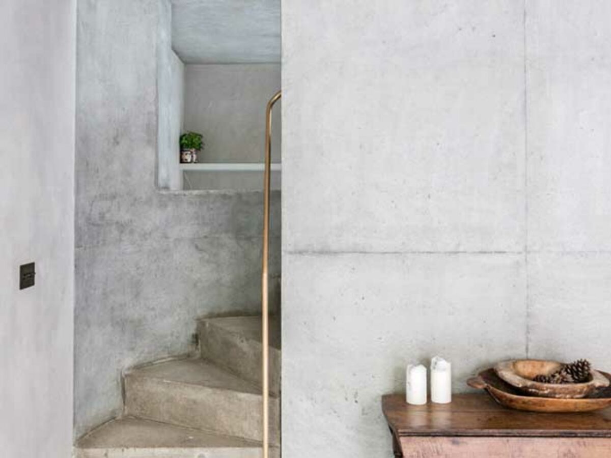 découvrez les prix du béton ciré pour vos sols, murs et plans de travail. conseils, tarifs au m², facteurs influençant le coût et astuces pour bien choisir votre béton ciré.
