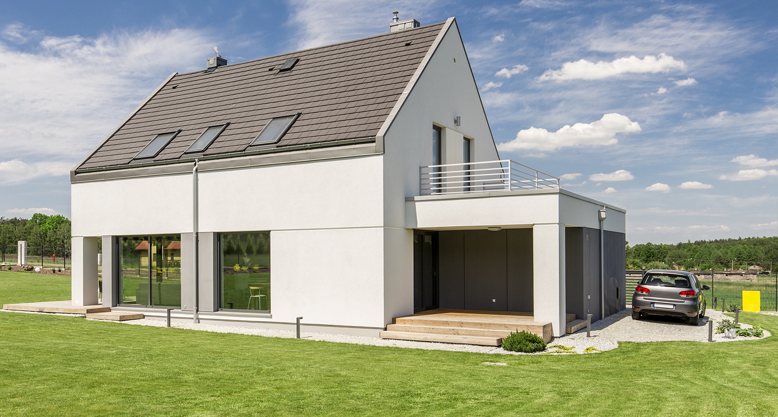 découvrez tout ce qu'il faut savoir sur le prix d'un garage : tarifs moyens, facteurs influençant le coût, conseils pour bien estimer le budget de construction ou d’achat de votre garage.