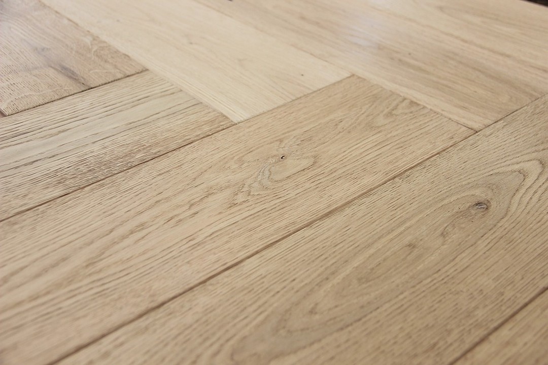 d&eacute;couvrez les tarifs 2025 pour la pose de parquet &agrave; paris 75019. comparez les prix, obtenez des conseils et trouvez un professionnel qualifi&eacute; pour votre projet de r&eacute;novation de sol.