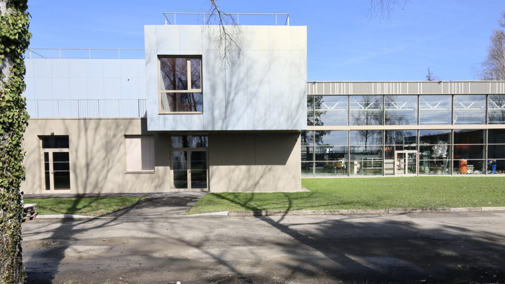 confiez vos travaux de r&eacute;novation de b&acirc;timent &agrave; des experts : transformation, am&eacute;lioration &eacute;nerg&eacute;tique et valorisation de votre bien. devis gratuit et conseils personnalis&eacute;s.