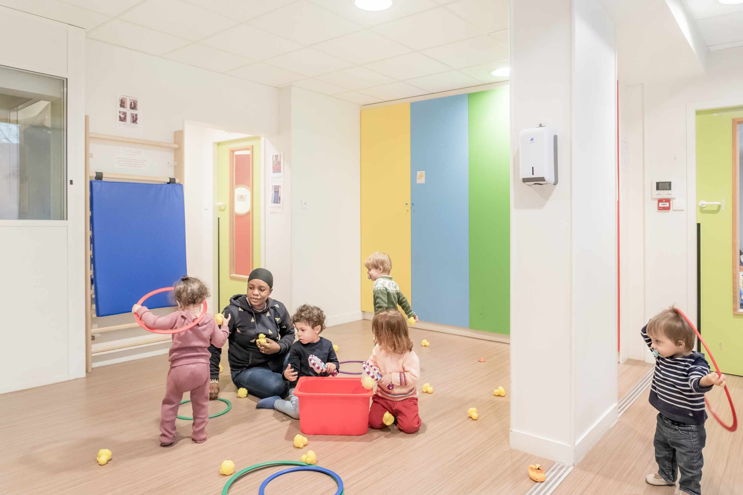confiez la rénovation de vos écoles et crèches à paris à des experts. modernisation, sécurité et confort pour des espaces adaptés aux enfants et au personnel.