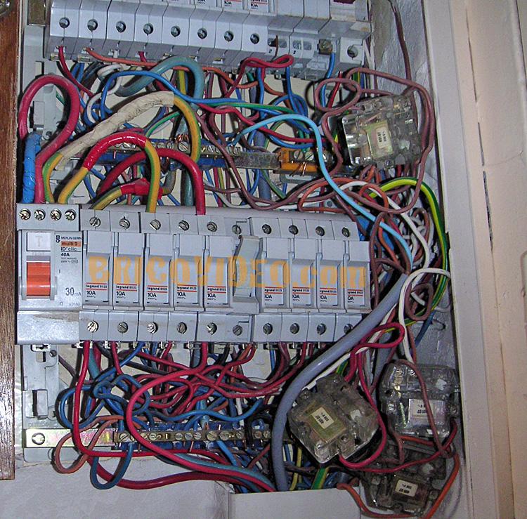 Prix d’une rénovation électrique à Paris 19e besoin d'une rénovation électrique à paris 19 ? bénéficiez d'un service professionnel pour sécuriser et moderniser votre installation électrique. devis gratuit et intervention rapide !