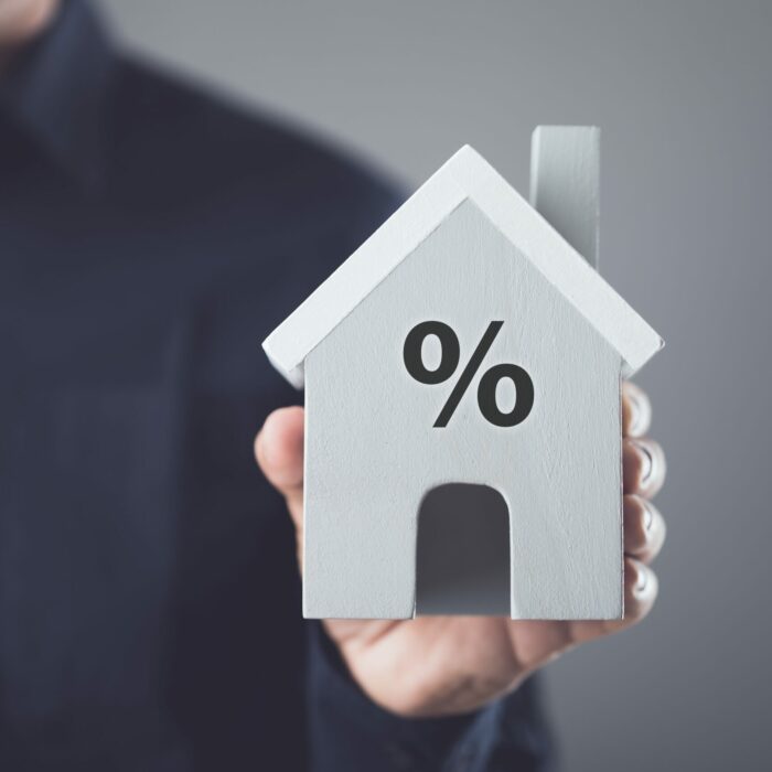 d&eacute;couvrez les nouvelles normes de r&eacute;novation immobili&egrave;re &agrave; paris 19 en 2025. respectez la loi, optimisez votre bien et valorisez votre patrimoine gr&acirc;ce &agrave; nos conseils sp&eacute;cialis&eacute;s pour une r&eacute;novation conforme et r&eacute;ussie.