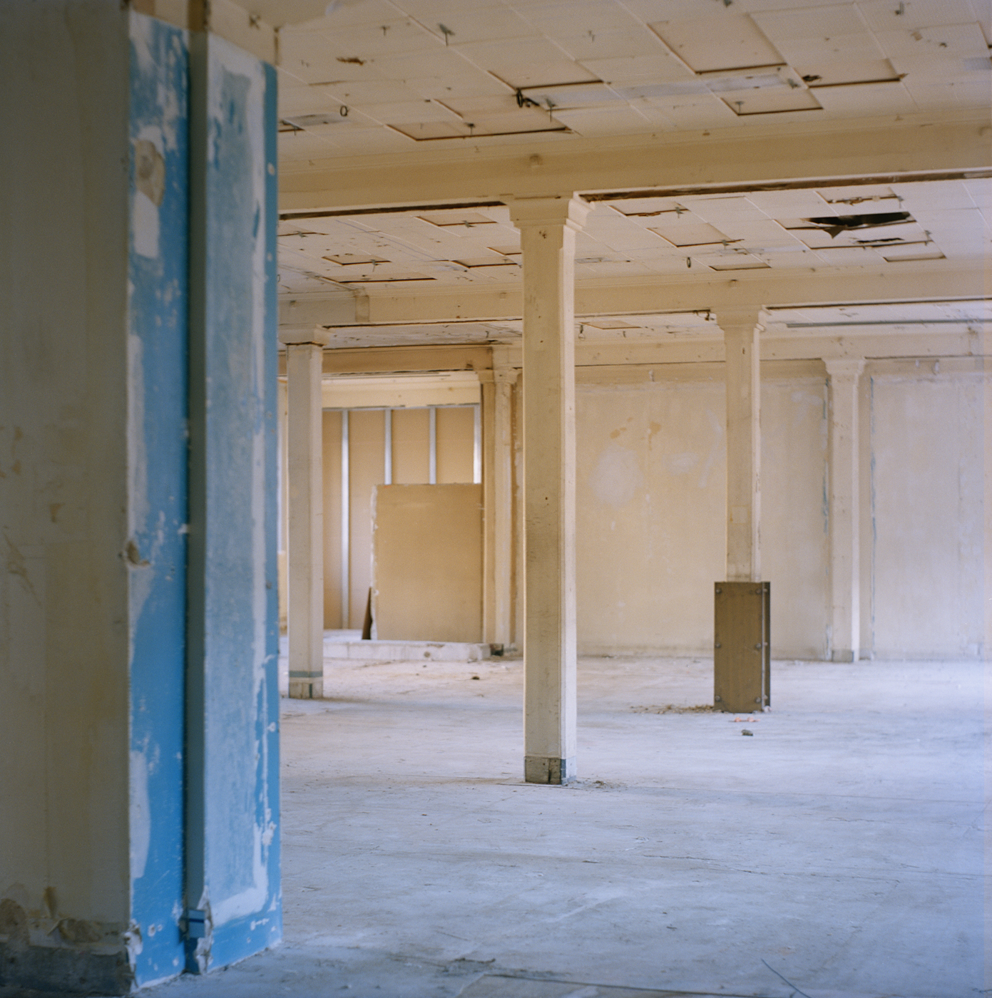 Rénovation de locaux commerciaux à Paris 19ème confiez la rénovation de vos locaux à paris 19 à des professionnels qualifiés. services sur mesure pour bureaux, commerces et espaces professionnels. devis personnalisé, délais respectés.