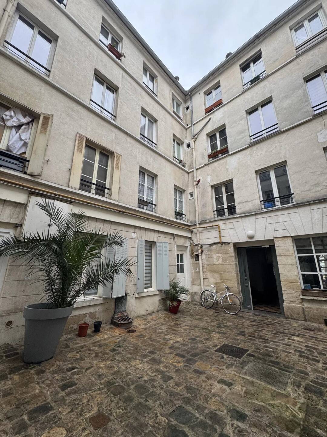 faites rénover votre appartement ou maison à paris 75019 avec des artisans qualifiés. travaux sur-mesure, devis gratuit et accompagnement personnalisé pour tous vos projets de rénovation dans le 19e arrondissement.