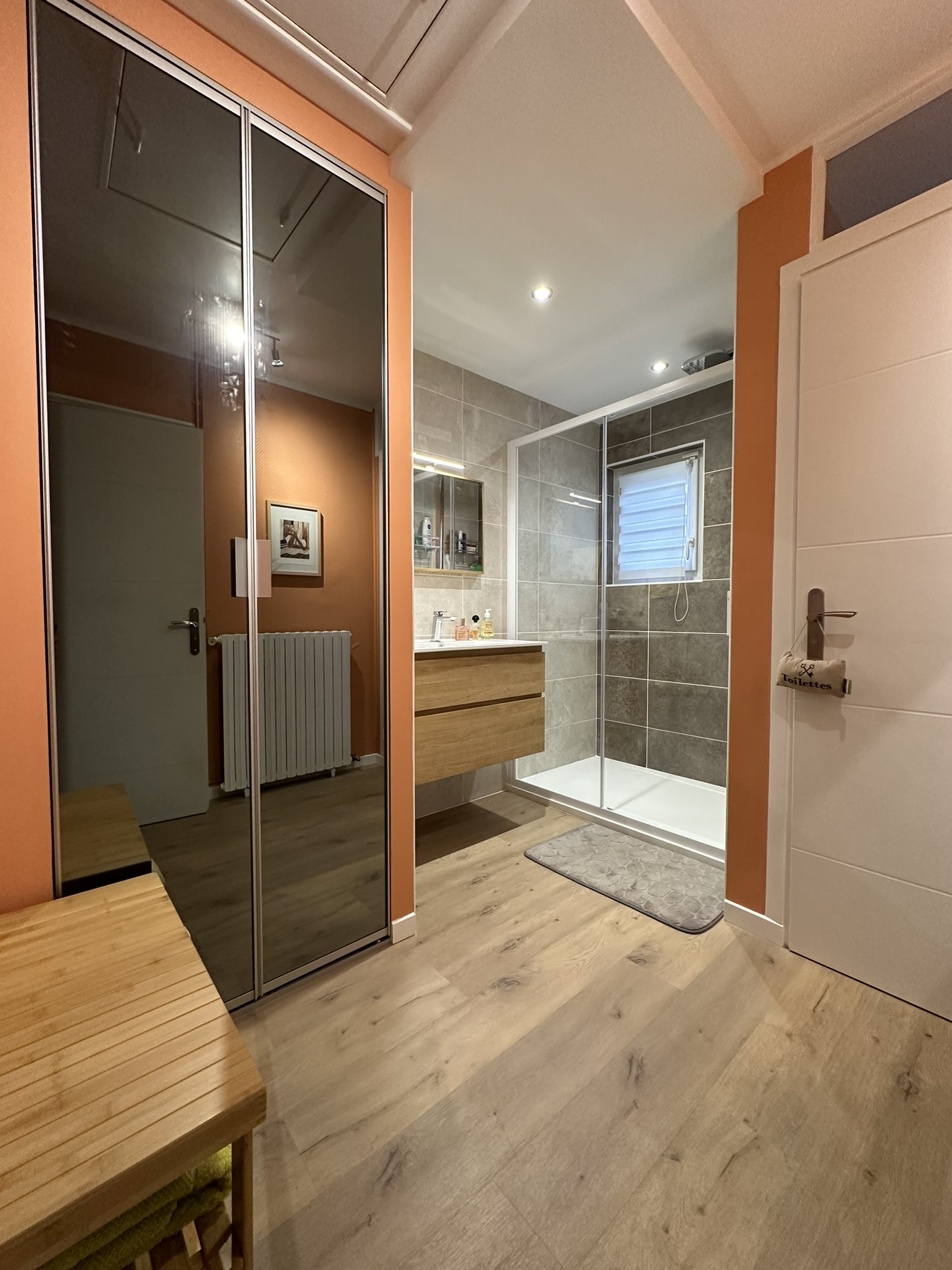 Rénovation rapide de salle de bain à Paris 75019 confiez la rénovation de votre salle de bain dans le 75019 à des experts pour un espace moderne, fonctionnel et adapté à vos besoins. devis gratuit et accompagnement personnalisé.