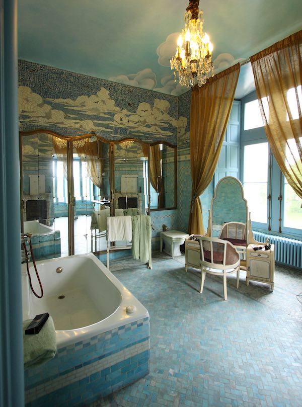 d&eacute;couvrez l&rsquo;&eacute;l&eacute;gance intemporelle d&rsquo;une salle de bain inspir&eacute;e du 19e si&egrave;cle : baignoires sur pieds, robinetterie vintage et ambiance raffin&eacute;e pour un espace &agrave; la fois chic et authentique.