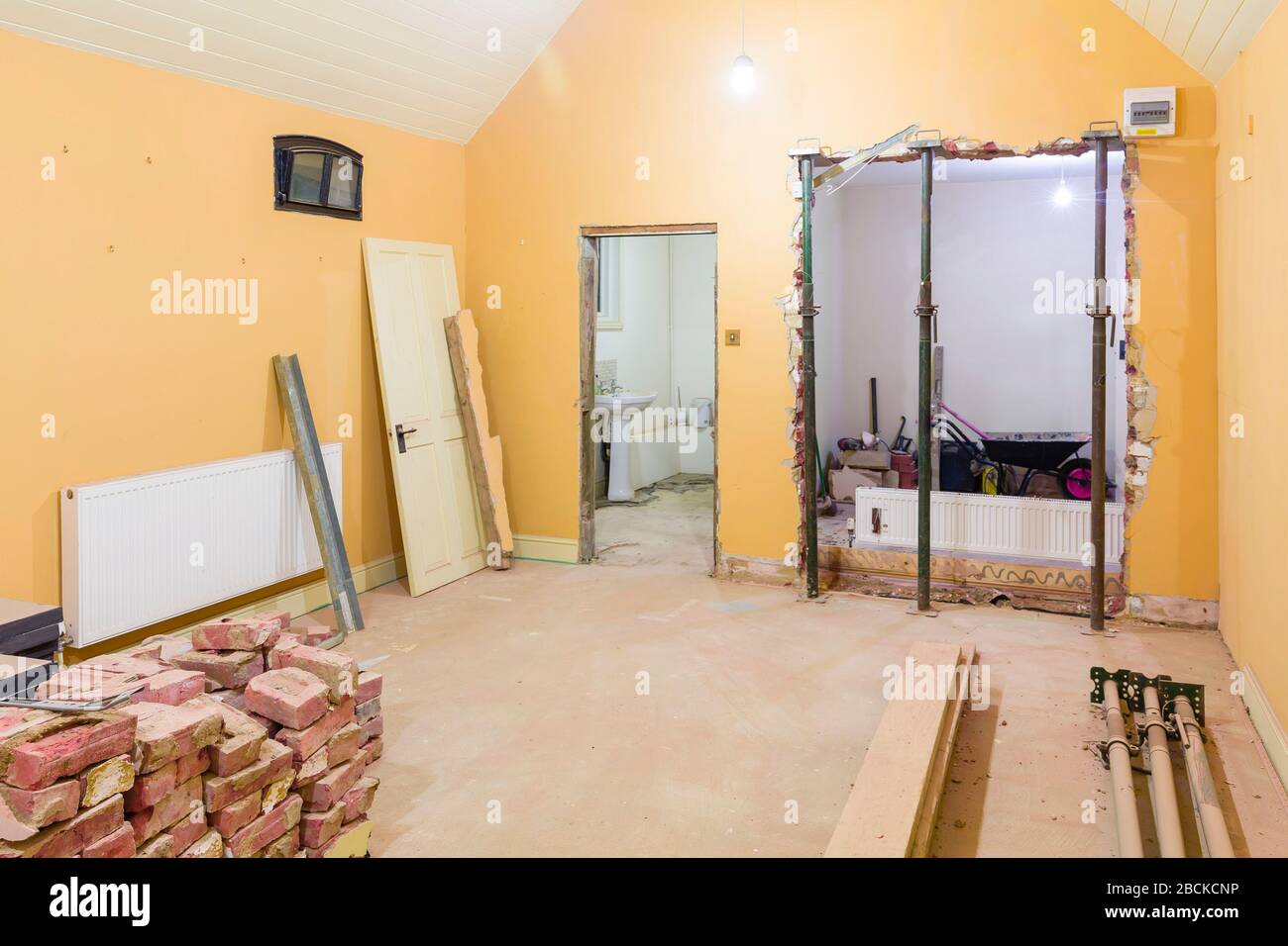 d&eacute;couvrez nos solutions pour vos travaux int&eacute;rieurs : r&eacute;novation, am&eacute;nagement et d&eacute;coration pour transformer votre espace selon vos envies. conseils d