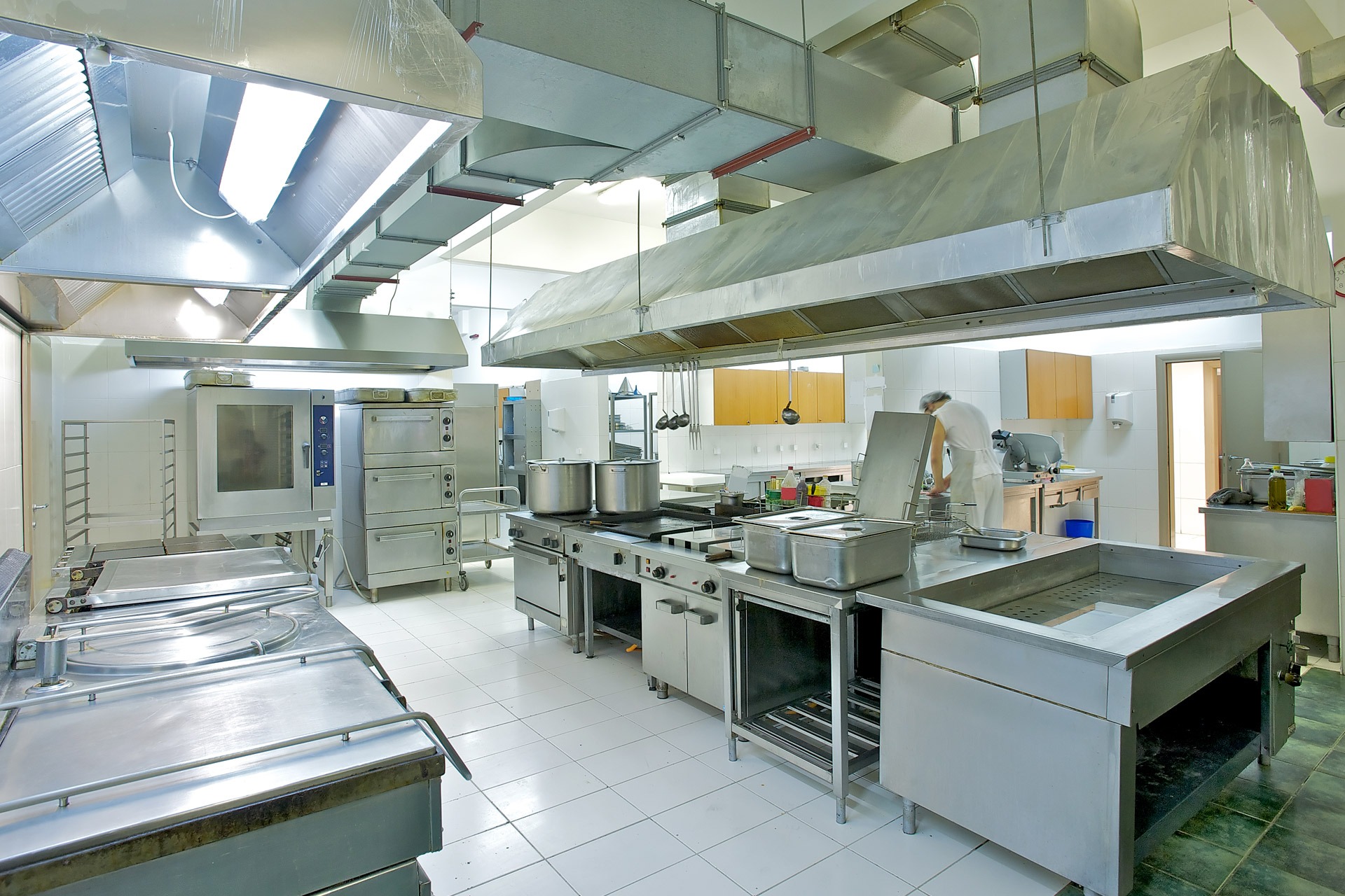 d&eacute;couvrez nos solutions de ventilation pour cuisine &agrave; paris 19 : installation, entretien et maintenance pour un air sain et une &eacute;vacuation efficace des fum&eacute;es. devis gratuit et intervention rapide !