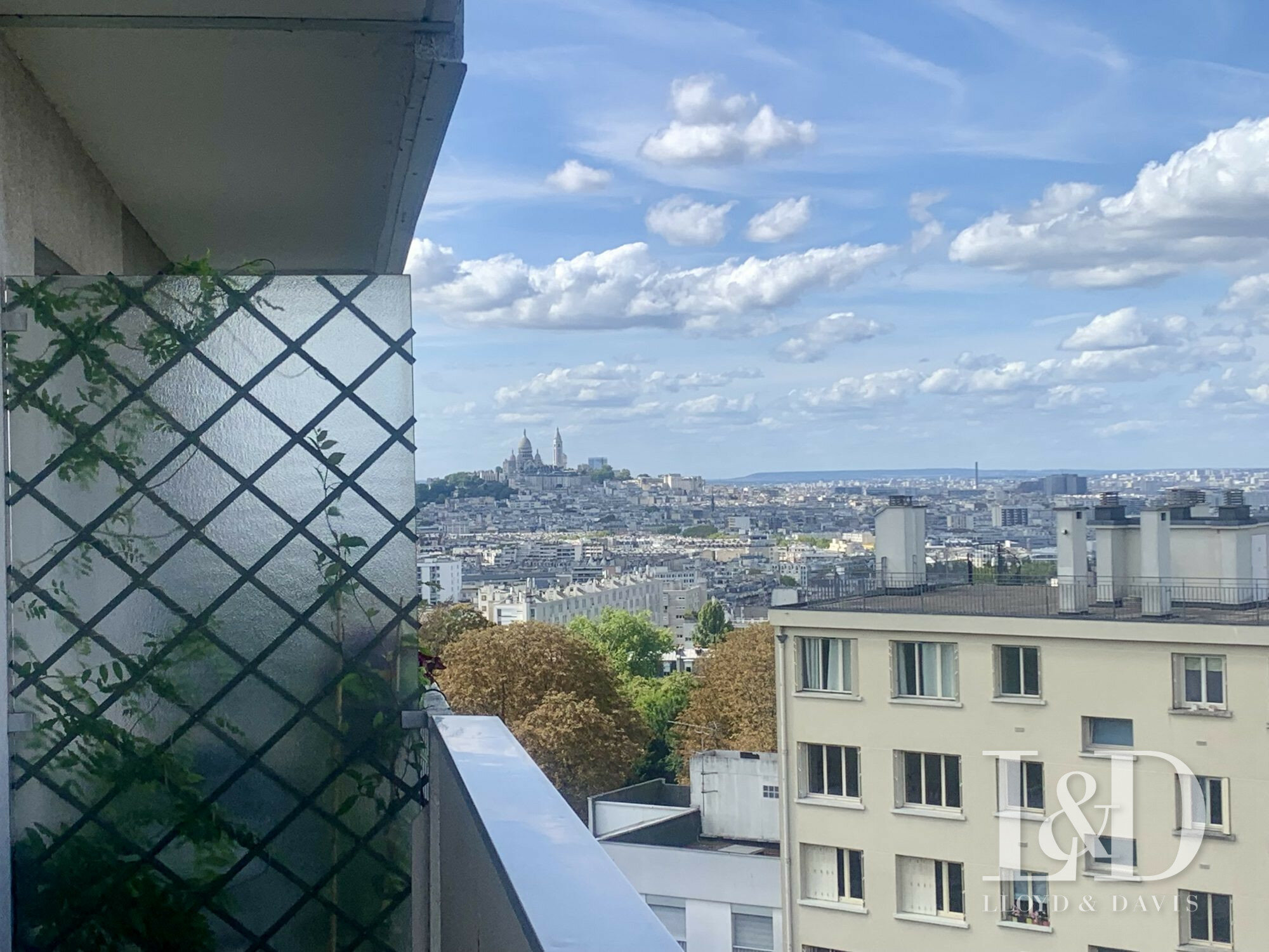 Rénovation légère ou lourde à Paris 75019 : comment trancher découvrez comment choisir la meilleure entreprise de rénovation à paris 75019. nos conseils pour réussir votre projet de rénovation en toute confiance avec des professionnels qualifiés dans le 19e arrondissement.