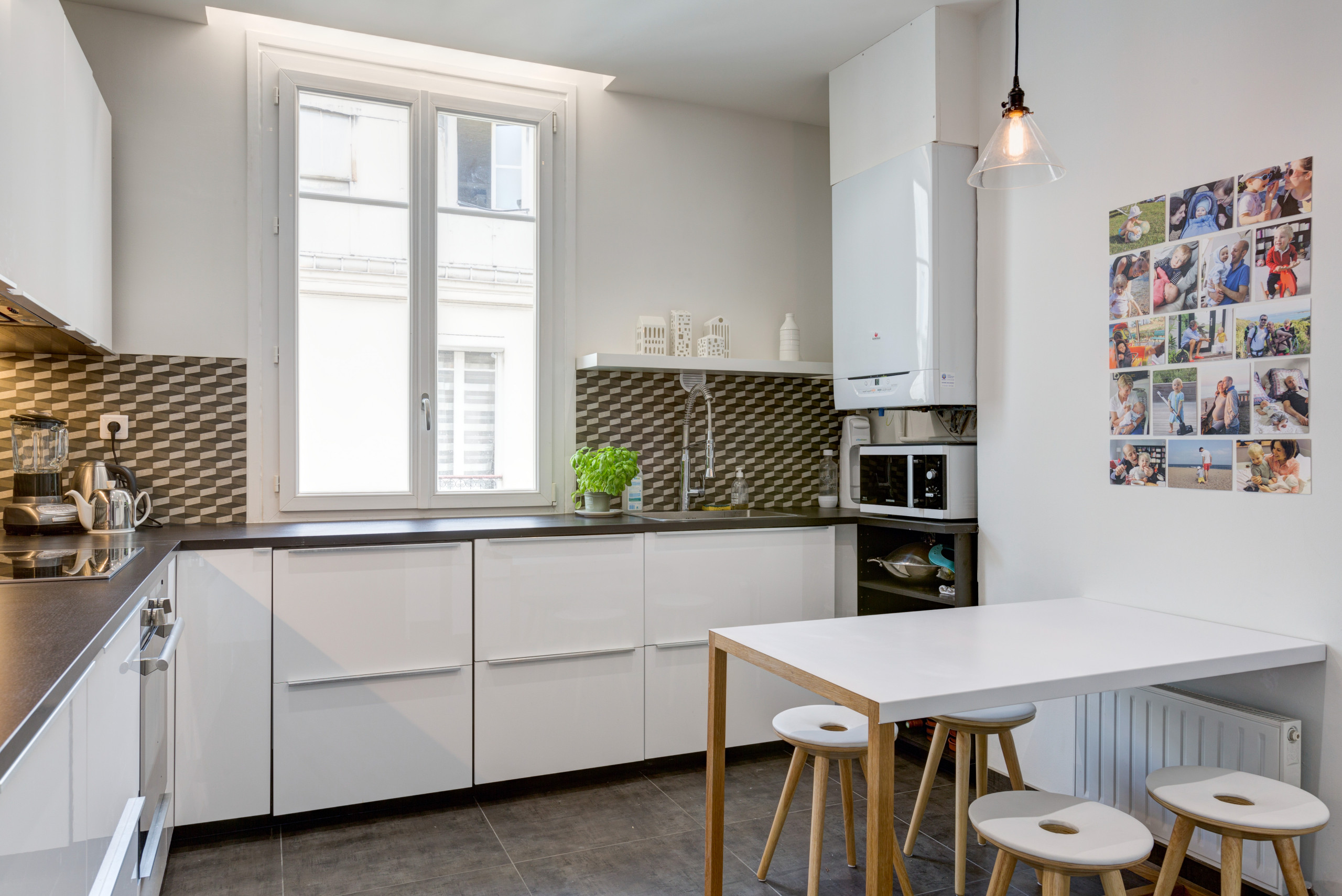 Moderniser une vieille cuisine à Paris 19 envie de moderniser votre cuisine à paris 19 ? découvrez nos conseils et solutions sur mesure pour transformer votre espace culinaire avec style et fonctionnalité. devis gratuit et accompagnement personnalisé !