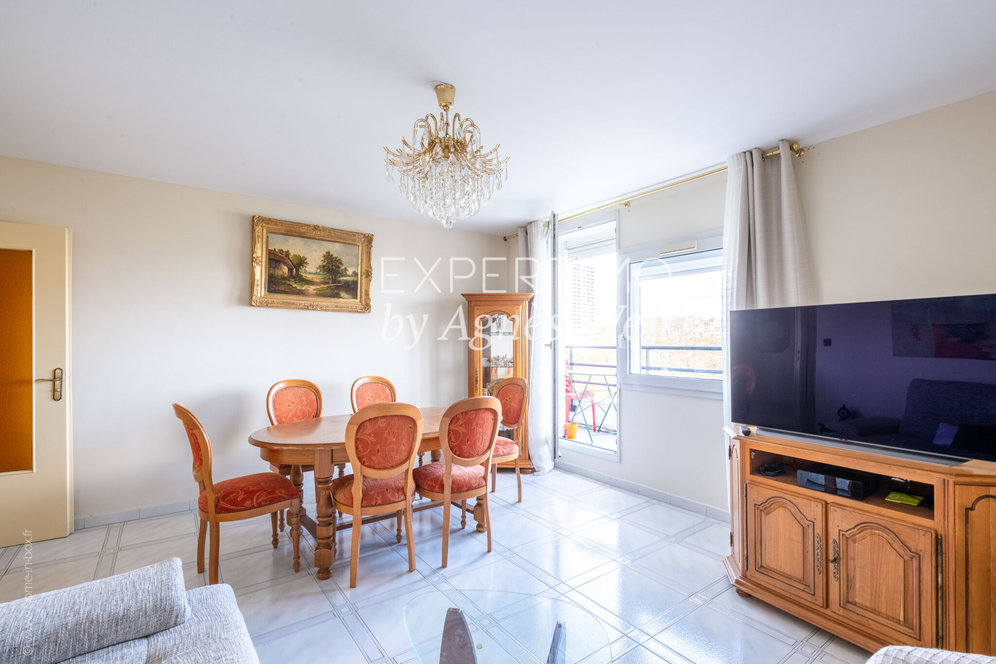 Choisir la peinture idéale pour un appartement à Paris 75019 confiez la peinture de votre appartement à paris 75019 à des professionnels qualifiés. prestations sur-mesure, finitions soignées, devis gratuit et intervention rapide dans tout le 19ème arrondissement.