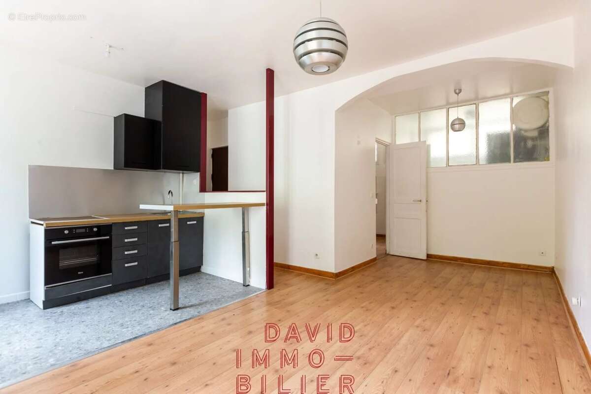 besoin de rénover votre appartement à paris 75019 ? nos experts en peinture réalisent des travaux de qualité pour un intérieur moderne et lumineux. obtenez un devis gratuit !