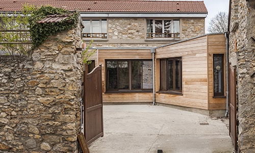 d&eacute;couvrez le prix d&rsquo;une extension de 20m2 : co&ucirc;ts moyens, facteurs &agrave; consid&eacute;rer et conseils pour estimer votre projet d&rsquo;agrandissement de maison en 2024.