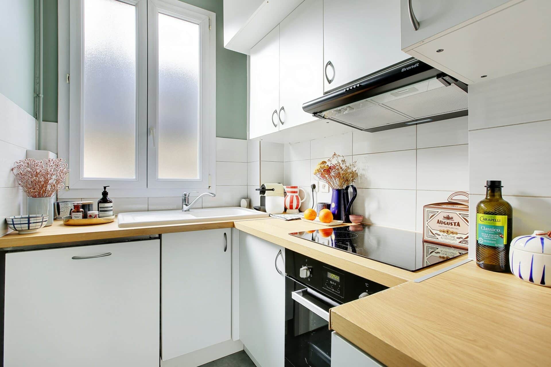 Rénover une cuisine dans une résidence récente à Paris 19ème découvrez notre service de rénovation de cuisine à paris 19 : conception sur-mesure, travaux de qualité et accompagnement personnalisé pour transformer votre espace culinaire selon vos envies.